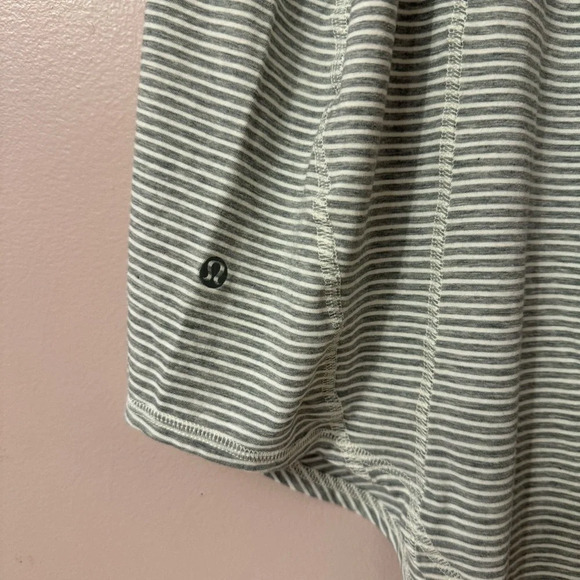 Lululemon Torque Tank Hyper Stripe Heathered Medium Grey Ghost Women Size  4? - Picture 7 of 7